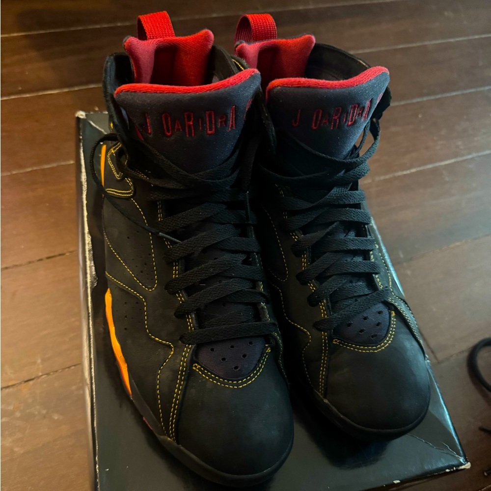 - Air Jordan Retro 7